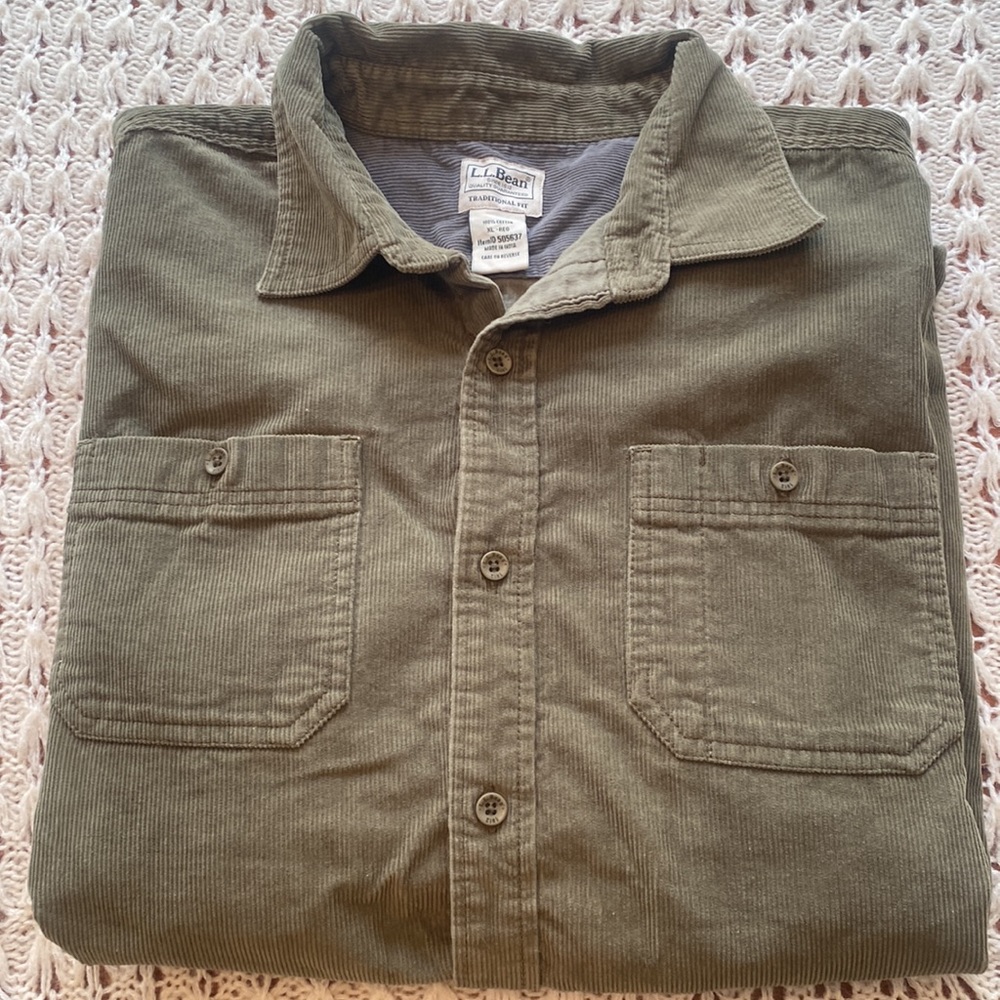 L.L. Bean corduroy shirt. Size XL. Dark Green. Excellent condition.